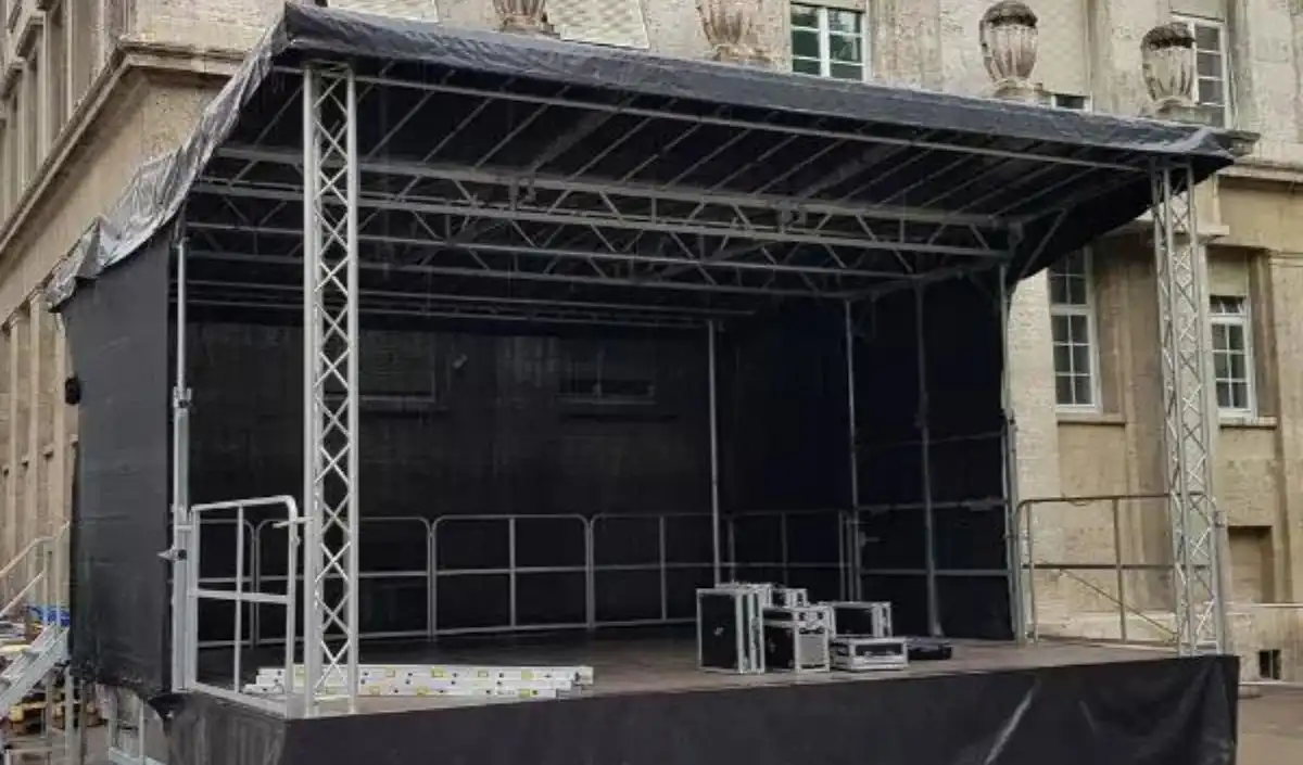 Stagemobil L Klein, aber perfekt fĂźr kleine Auftritte
