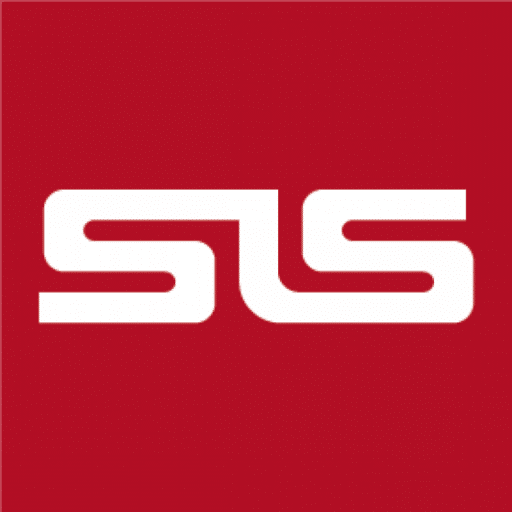 Weiße, stilisierte SLS-Buchstaben, die in einem modernen, geometrischen Design auf einem einfarbigen roten Hintergrund miteinander verbunden sind.